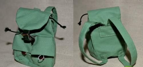 Кукольный рюкзак зеленый