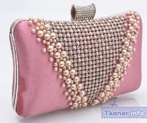 Розовая сумка клатч с отделкой