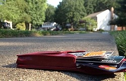 Что делать если потерял кошелек? Какие могут быть последствия? Как правильно начать искать кошелёк? Советы как найти свой кошелёк.