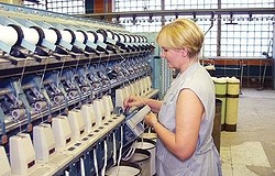 Как делают шерстяные вещи? Производственная цепочка изготовления шерстяной вещи от выращивания животных до шитья или вязания.