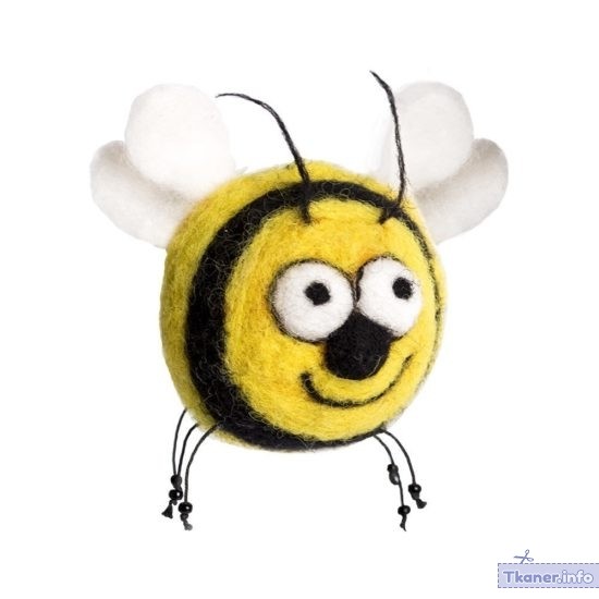 Пчела из шерсти
