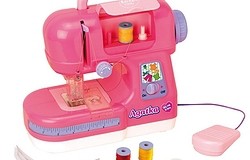 Как заправить нитку в детскую швейную машинку: последовательность действий